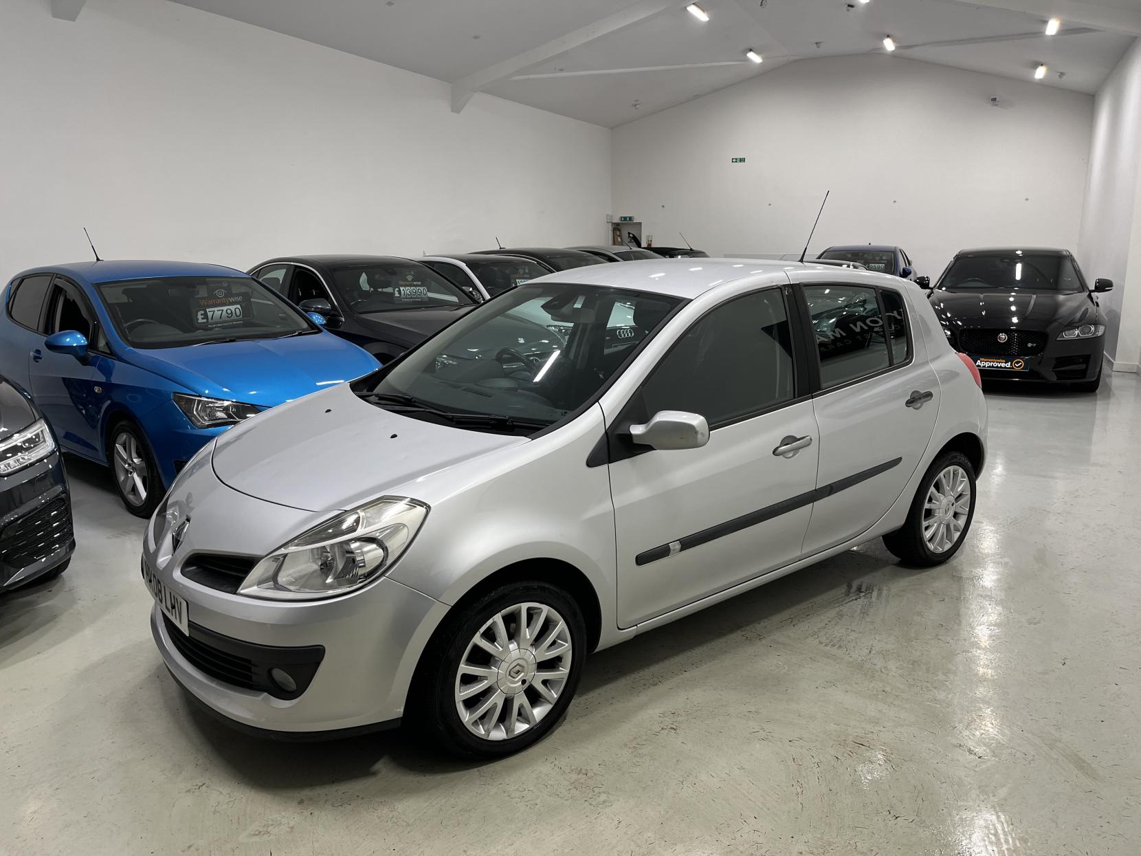 Renault Clio 1.2 TCe 16v Dynamique Hatchback 5dr Petrol Manual (139 g/km, 100 bhp)