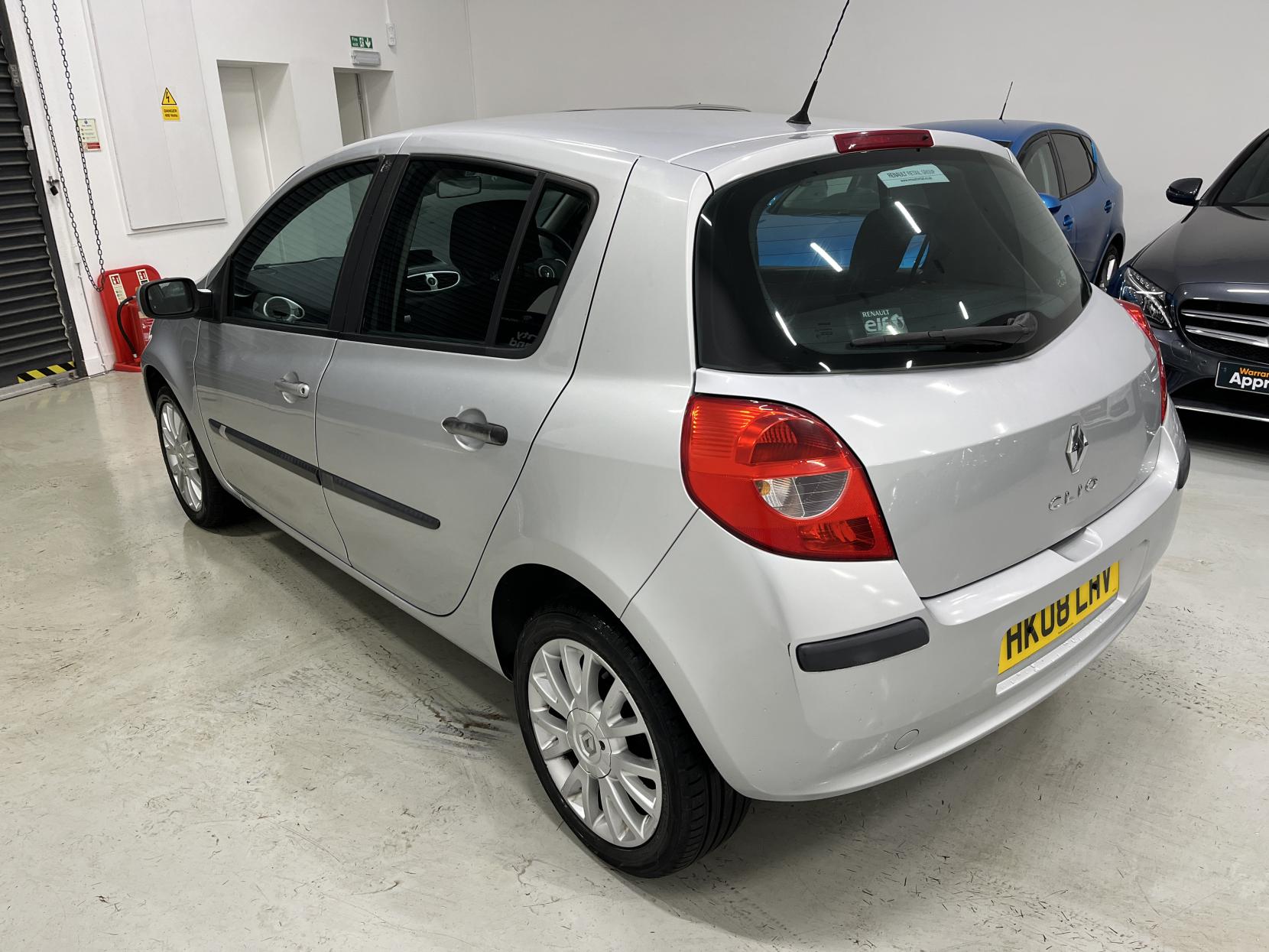 Renault Clio 1.2 TCe 16v Dynamique Hatchback 5dr Petrol Manual (139 g/km, 100 bhp)