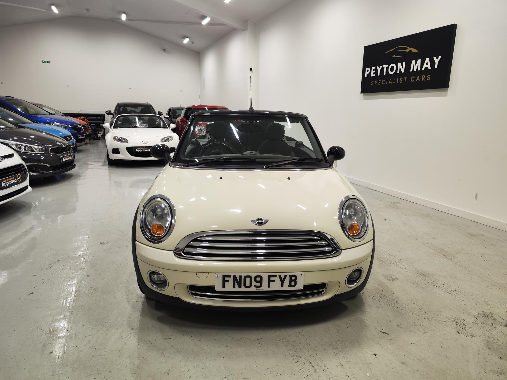 MINI Convertible 1.6 Cooper Convertible 2dr Petrol Manual Euro 4 (115 ps)