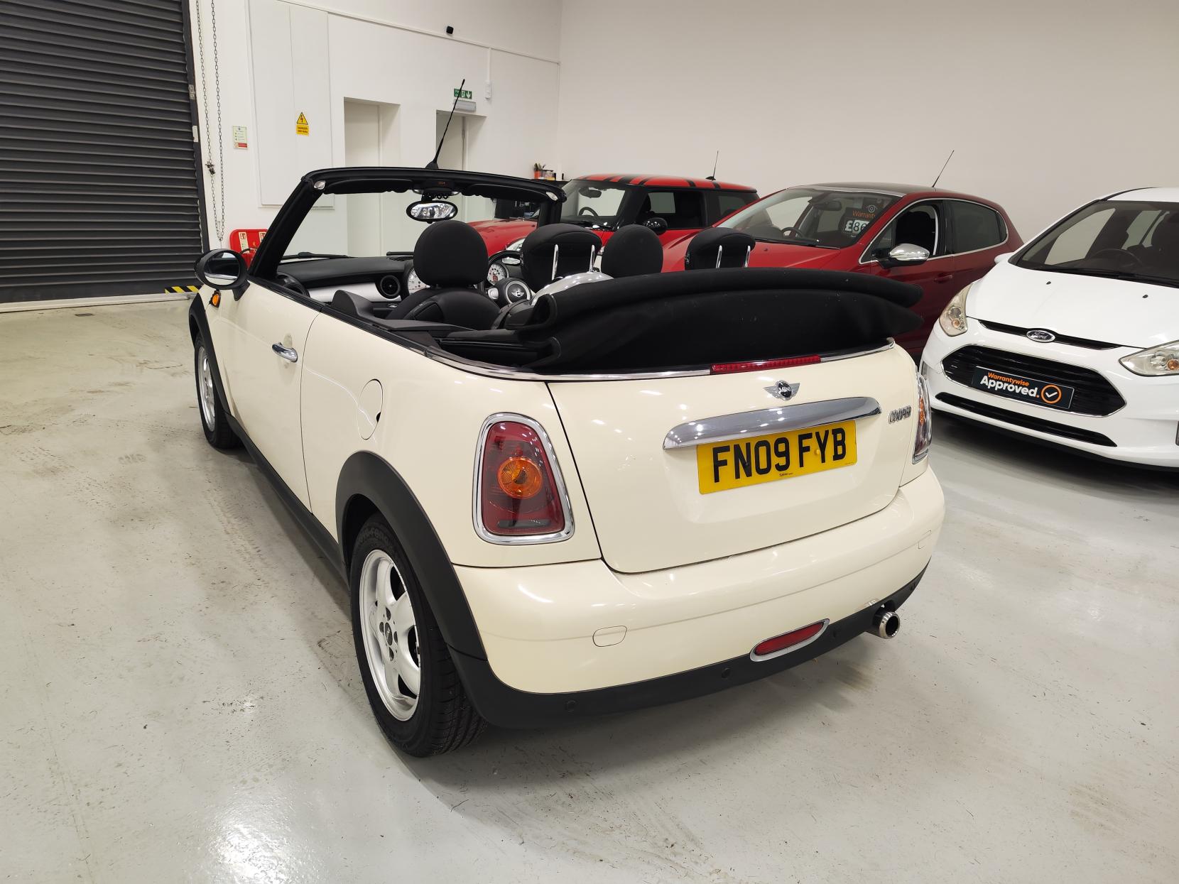 MINI Convertible 1.6 Cooper Convertible 2dr Petrol Manual Euro 4 (115 ps)