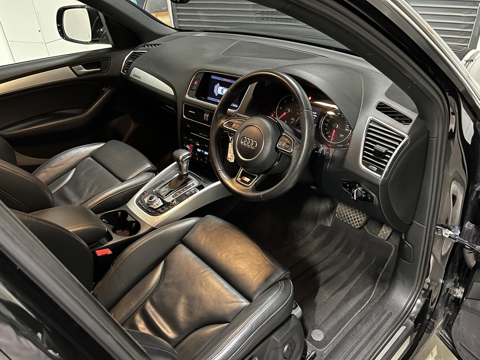 Audi Q5 2.0 TDI S line Plus SUV 5dr Diesel S Tronic quattro Euro 5 (s/s) (177 ps)