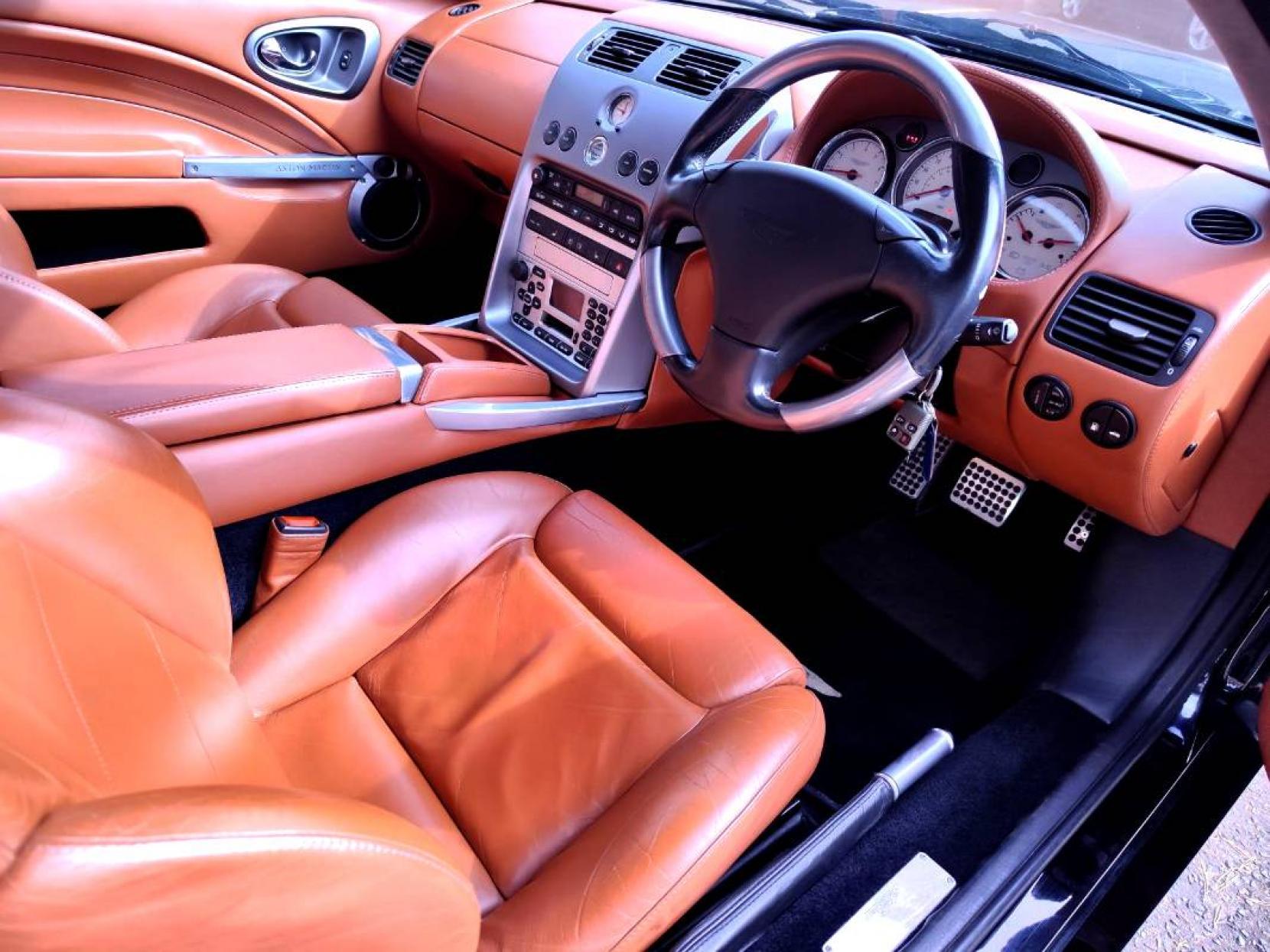 Aston Martin Vanquish 5.9 Coupe 2dr Petrol Manual (396 g/km, 460 bhp)