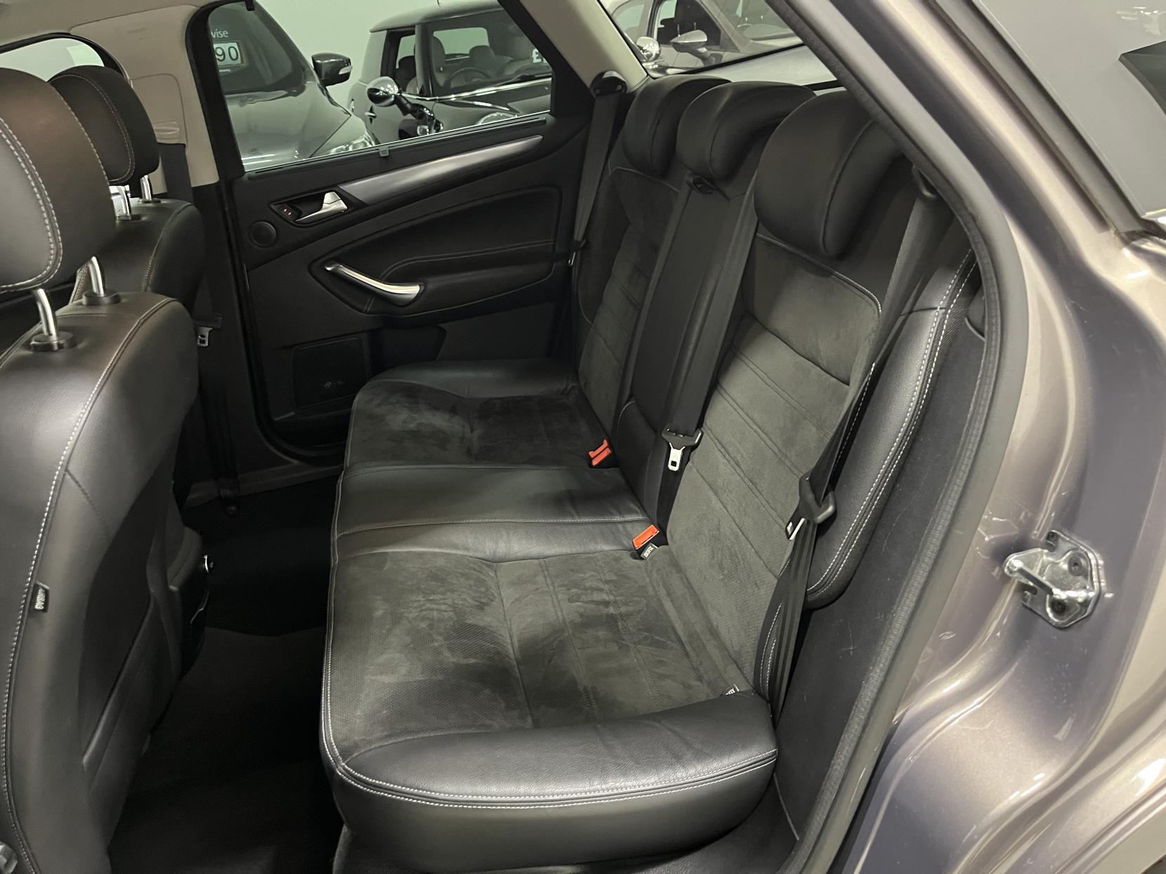 Ford Mondeo 2.0 TDCi Titanium X Business Edition Estate 5dr Diesel Powershift Euro 5 (163 ps)