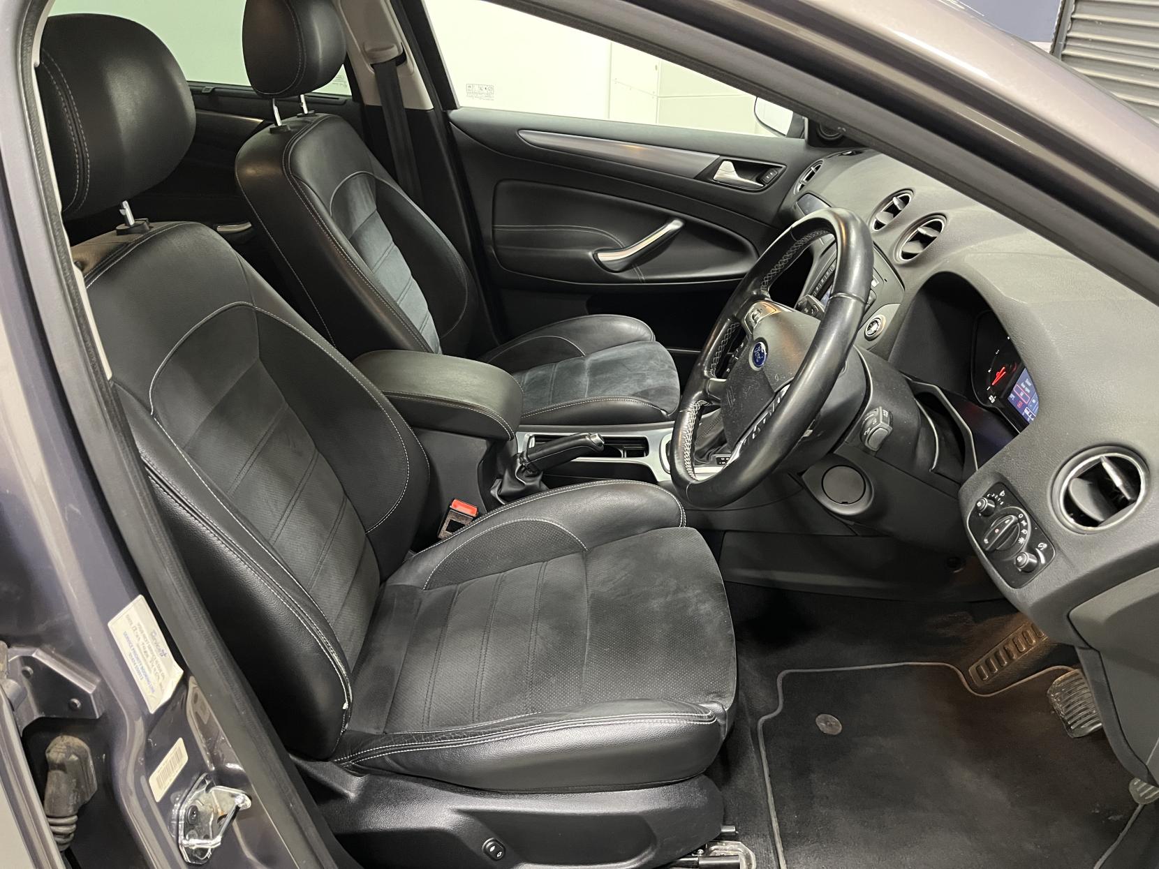Ford Mondeo 2.0 TDCi Titanium X Business Edition Estate 5dr Diesel Powershift Euro 5 (163 ps)