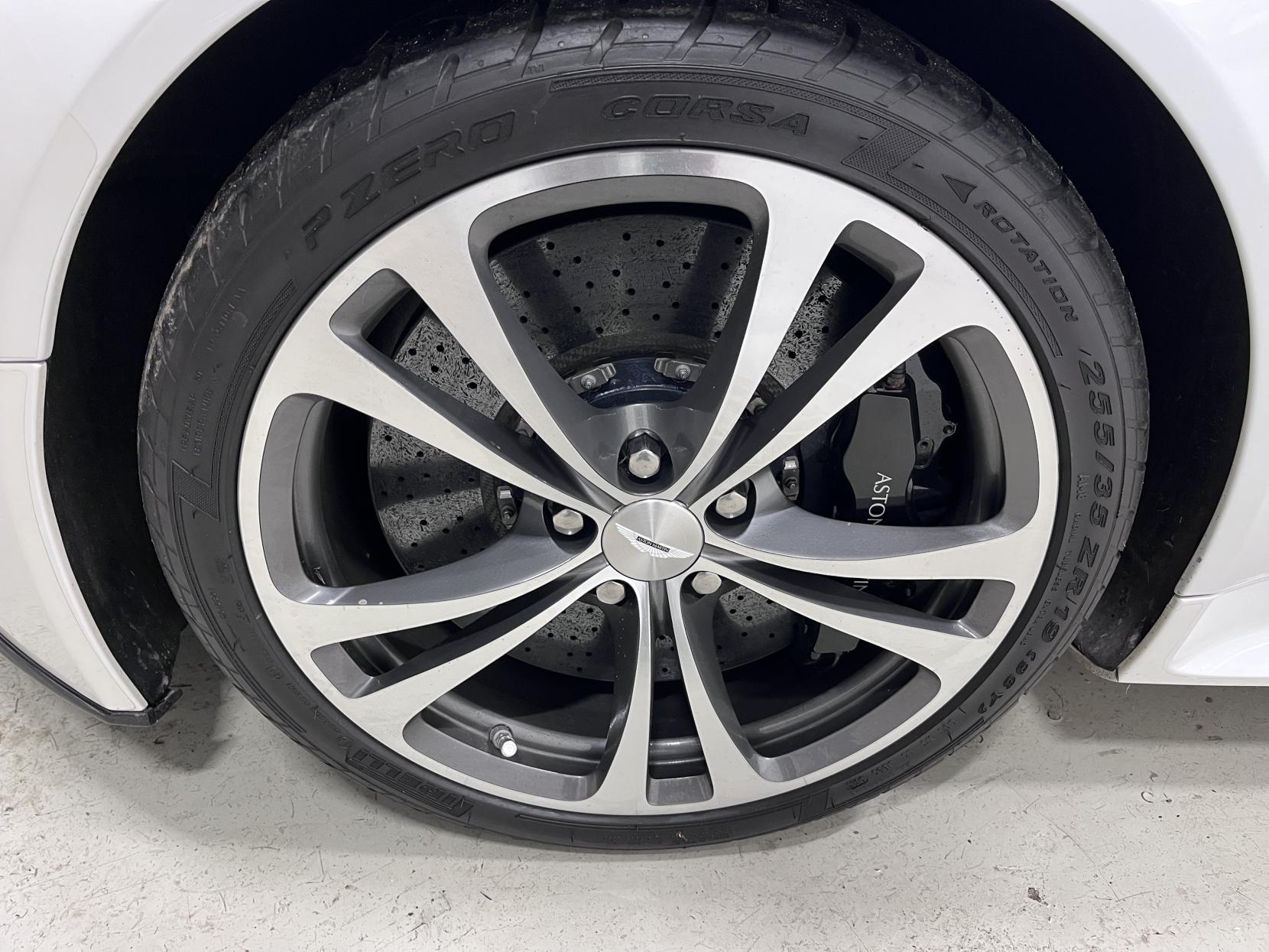 Aston Martin Vantage 6.0 V12 Coupe 2dr Petrol Manual Euro 4 (510 bhp)