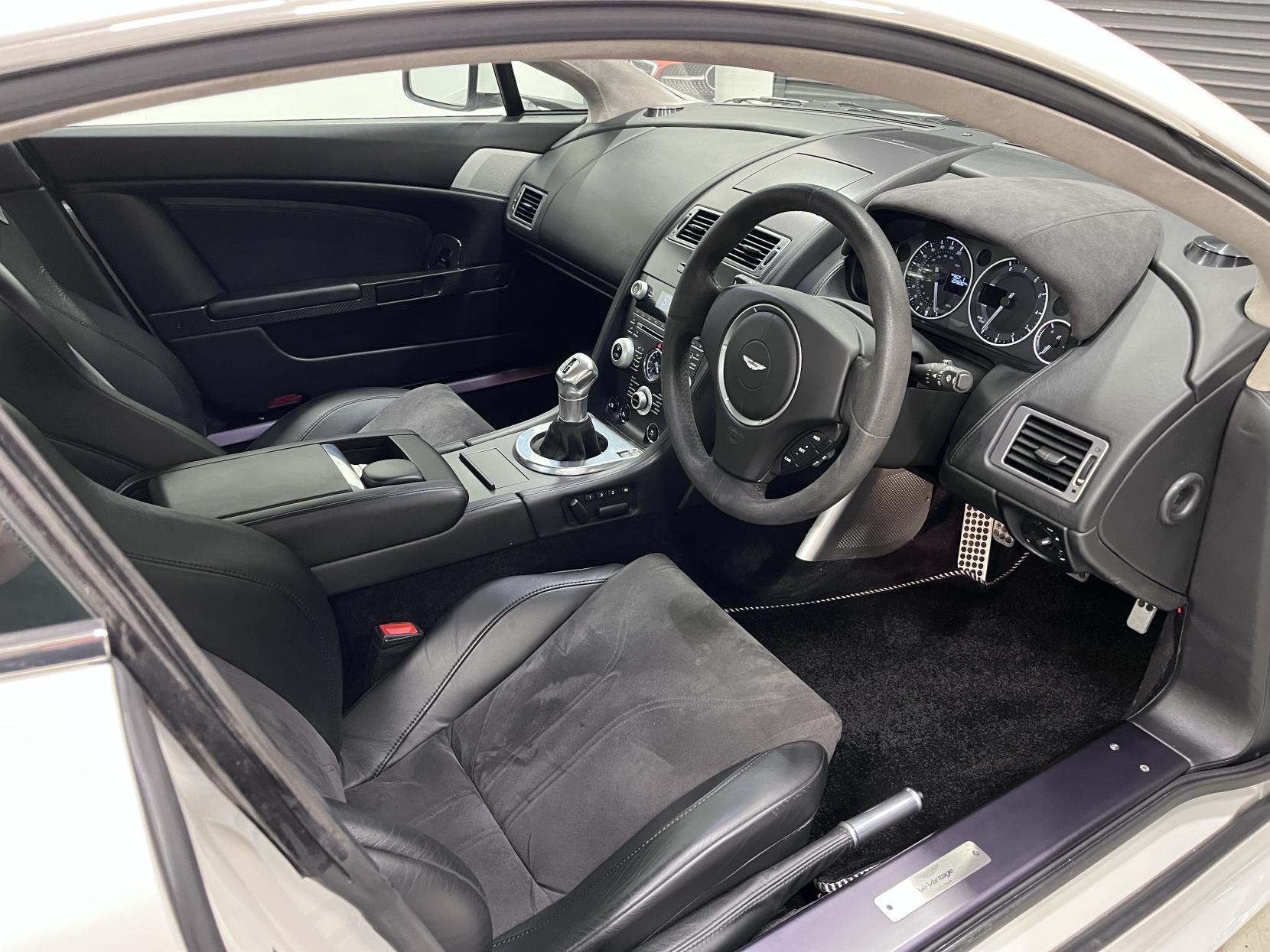 Aston Martin Vantage 6.0 V12 Coupe 2dr Petrol Manual Euro 4 (510 bhp)