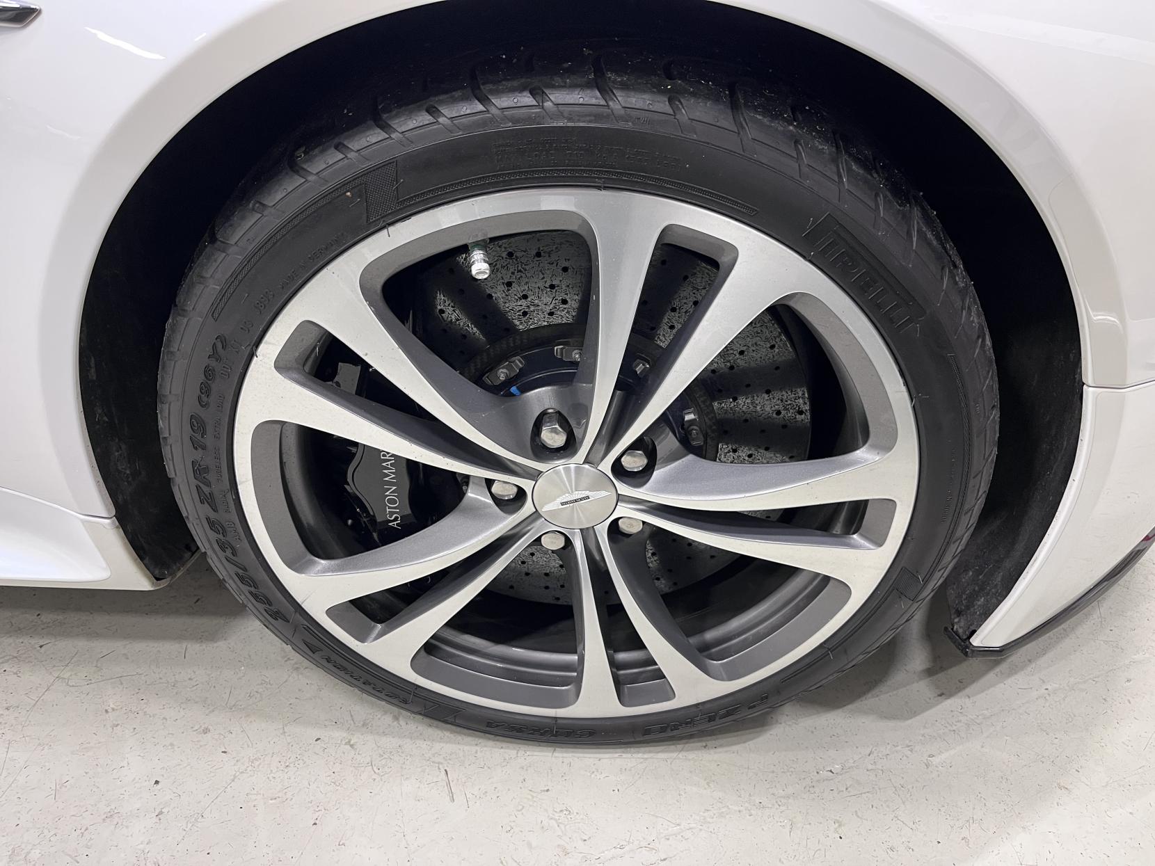 Aston Martin Vantage 6.0 V12 Coupe 2dr Petrol Manual Euro 4 (510 bhp)