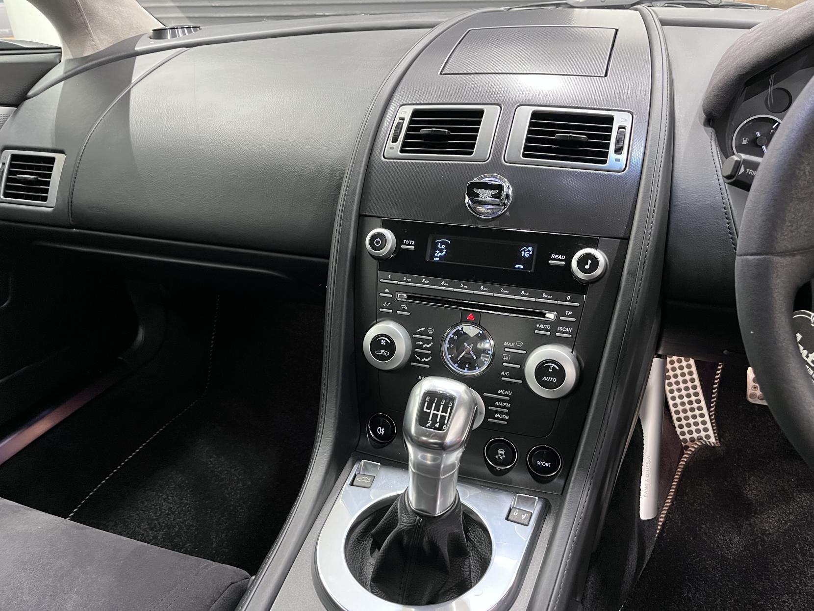 Aston Martin Vantage 6.0 V12 Coupe 2dr Petrol Manual Euro 4 (510 bhp)