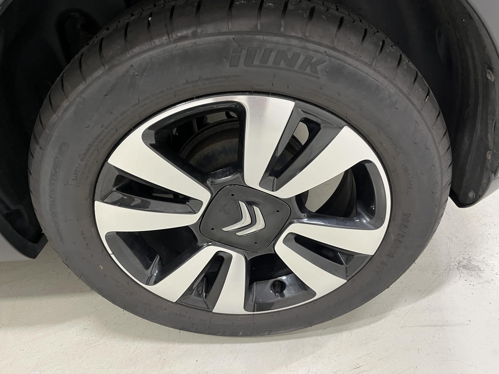 Citroen C3 1.2 PureTech Flair Hatchback 5dr Petrol Manual Euro 6 (s/s) (82 ps)