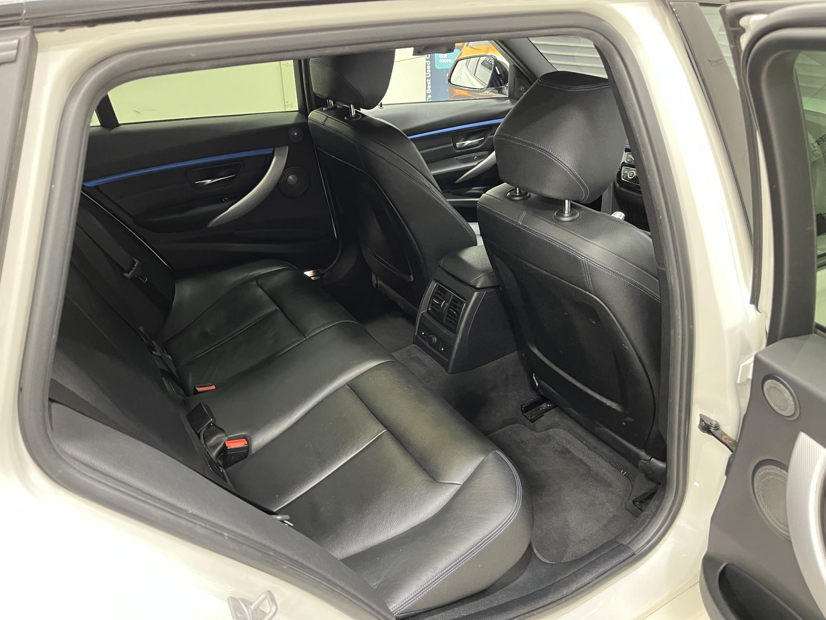 BMW 3 Series 2.0 330i M Sport Touring 5dr Petrol Auto Euro 6 (s/s) (252 ps)