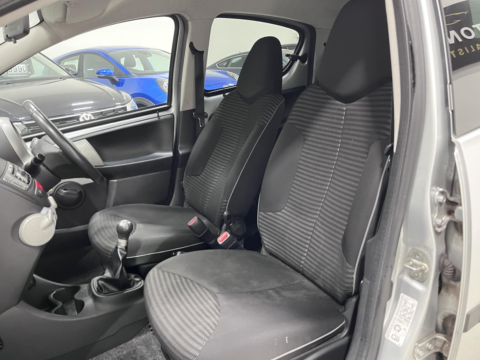 Peugeot 107 1.0 12V Allure Hatchback 5dr Petrol Manual Euro 5 (68 ps)