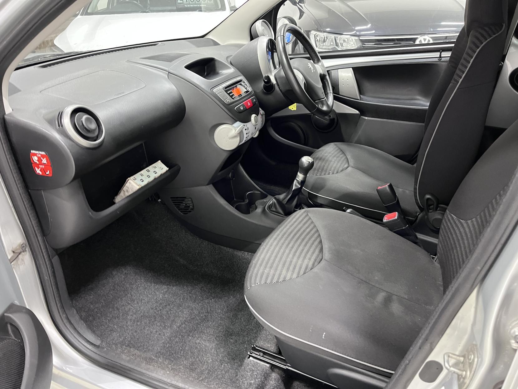 Peugeot 107 1.0 12V Allure Hatchback 5dr Petrol Manual Euro 5 (68 ps)