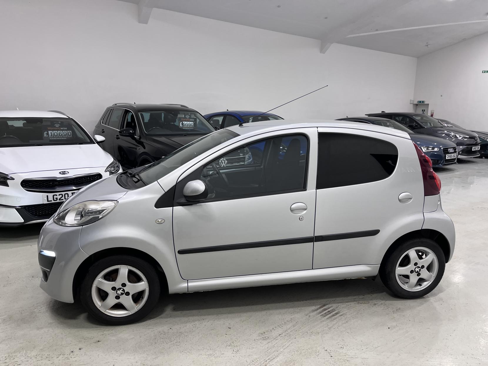 Peugeot 107 1.0 12V Allure Hatchback 5dr Petrol Manual Euro 5 (68 ps)