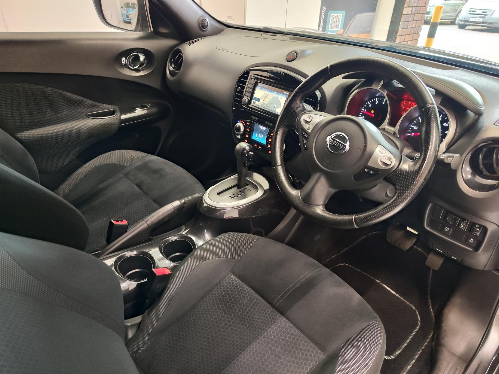 Nissan Juke 1.6 N-Connecta SUV 5dr Petrol XTRON Euro 6 (117 ps)