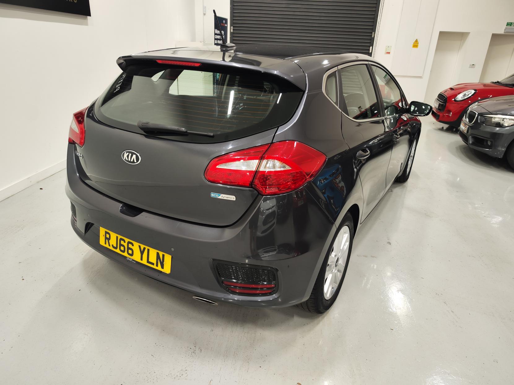 Kia Ceed 1.6 CRDi 2 Hatchback 5dr Diesel Manual Euro 6 (s/s) (134 bhp)