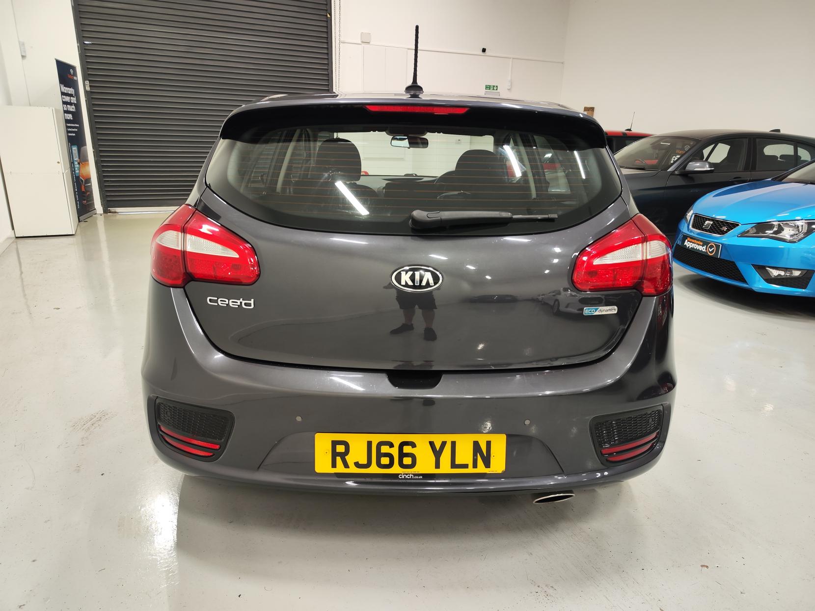 Kia Ceed 1.6 CRDi 2 Hatchback 5dr Diesel Manual Euro 6 (s/s) (134 bhp)