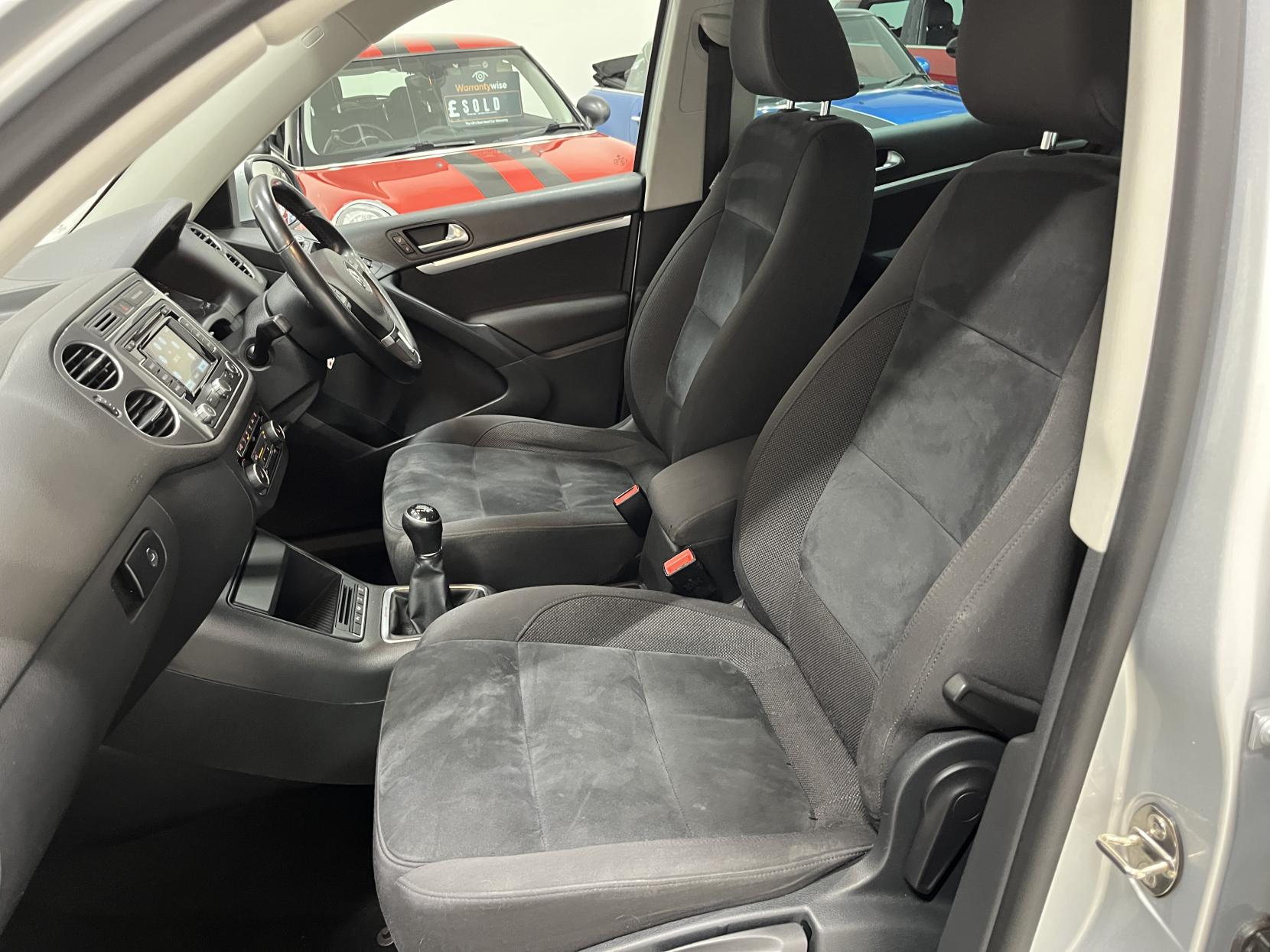 Volkswagen Tiguan 2.0 TDI BlueMotion Tech Match SUV 5dr Diesel Manual 4WD Euro 5 (s/s) (140 ps)