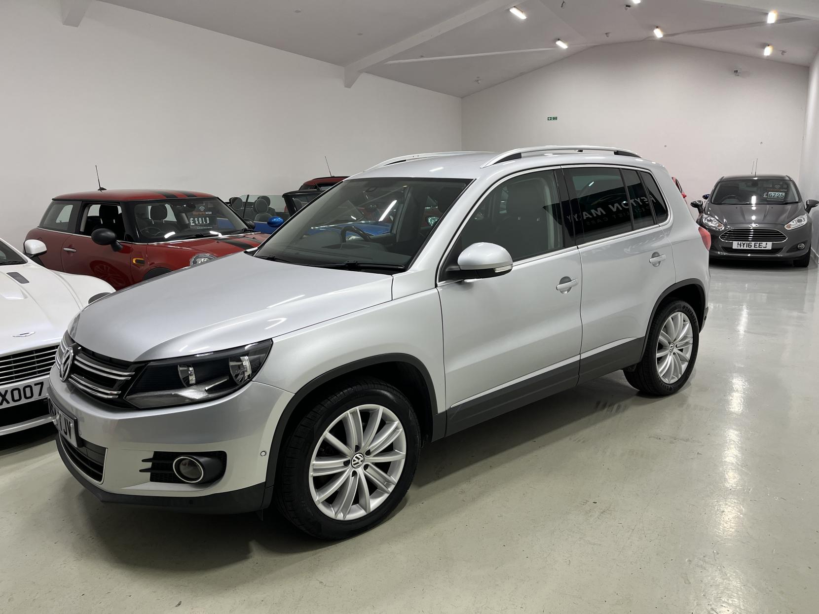 Volkswagen Tiguan 2.0 TDI BlueMotion Tech Match SUV 5dr Diesel Manual 4WD Euro 5 (s/s) (140 ps)