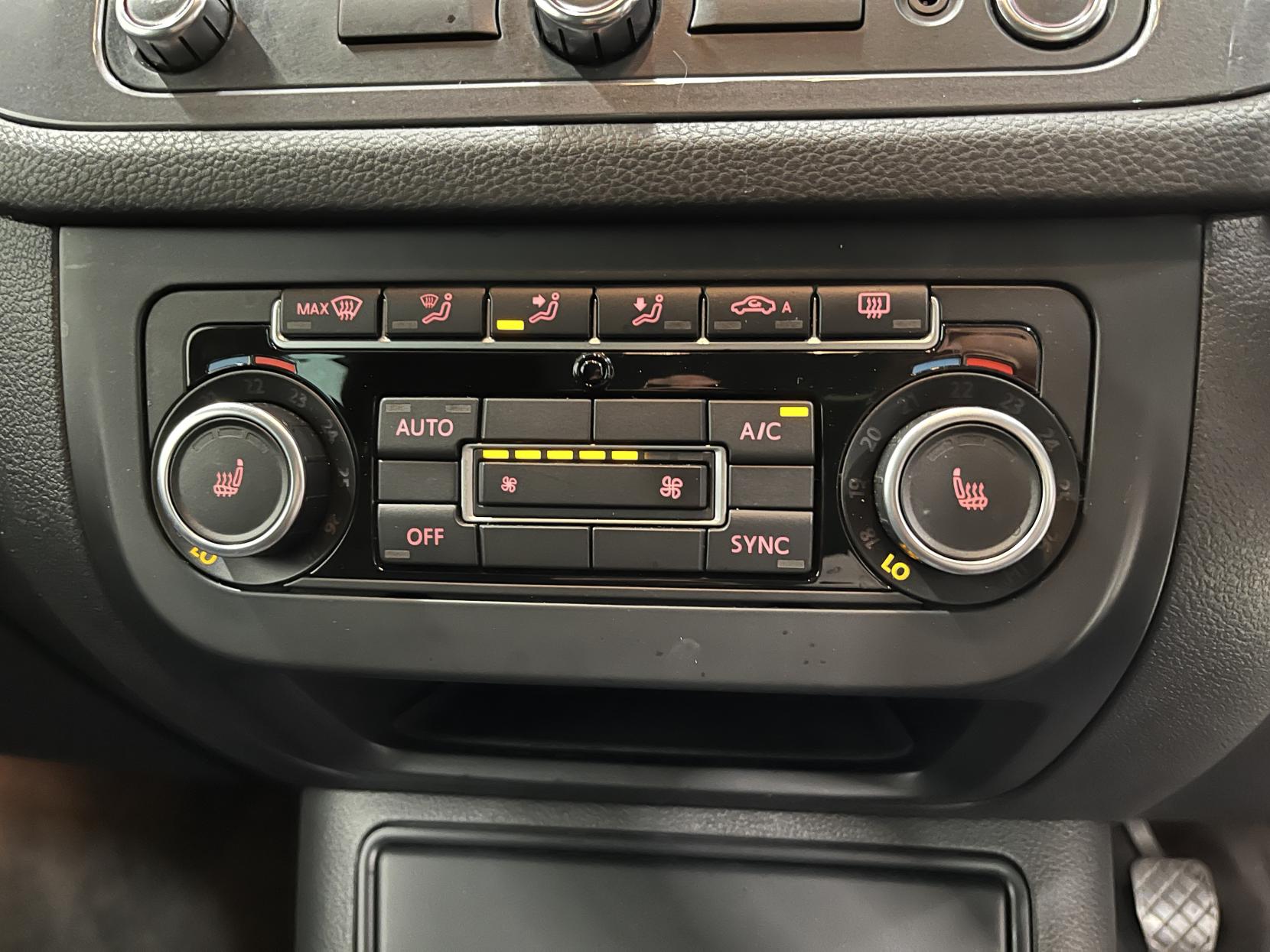 Volkswagen Tiguan 2.0 TDI BlueMotion Tech Match SUV 5dr Diesel Manual 4WD Euro 5 (s/s) (140 ps)