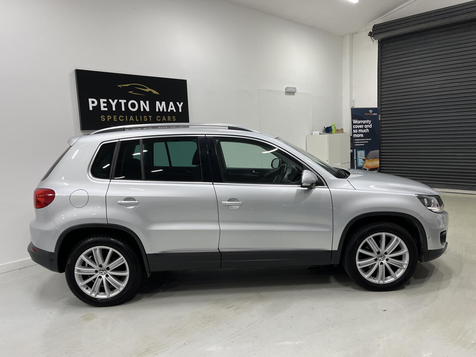 Volkswagen Tiguan 2.0 TDI BlueMotion Tech Match SUV 5dr Diesel Manual 4WD Euro 5 (s/s) (140 ps)
