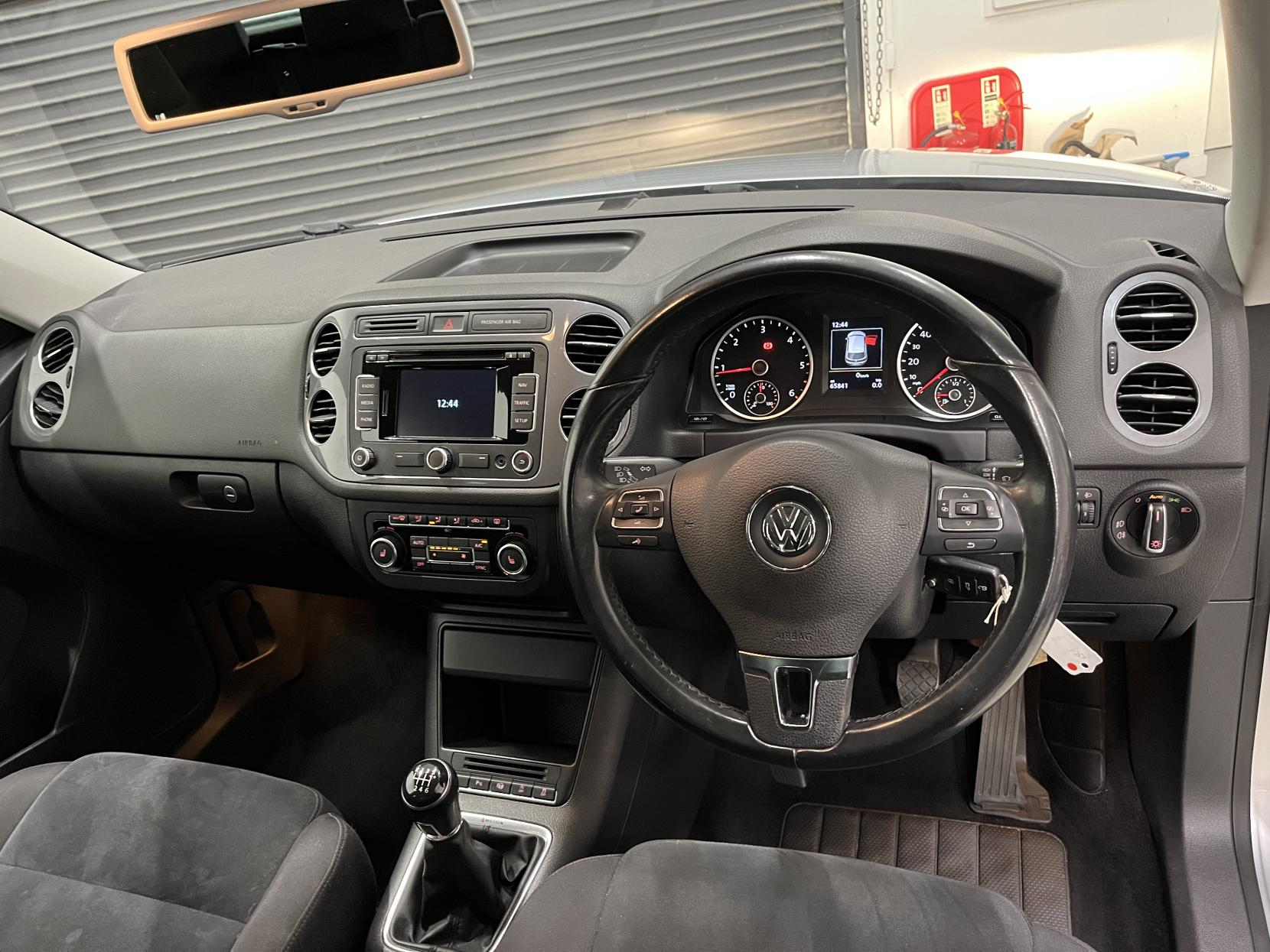 Volkswagen Tiguan 2.0 TDI BlueMotion Tech Match SUV 5dr Diesel Manual 4WD Euro 5 (s/s) (140 ps)