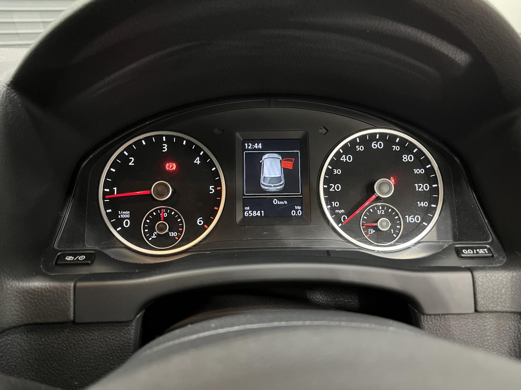 Volkswagen Tiguan 2.0 TDI BlueMotion Tech Match SUV 5dr Diesel Manual 4WD Euro 5 (s/s) (140 ps)