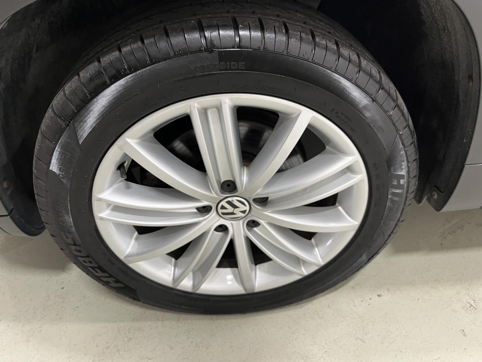 Volkswagen Tiguan 2.0 TDI BlueMotion Tech Match SUV 5dr Diesel Manual 4WD Euro 5 (s/s) (140 ps)