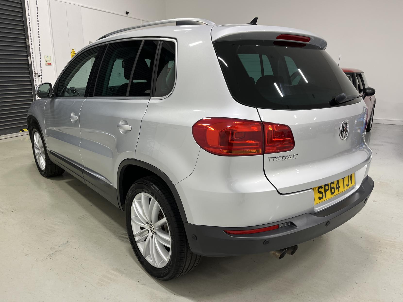 Volkswagen Tiguan 2.0 TDI BlueMotion Tech Match SUV 5dr Diesel Manual 4WD Euro 5 (s/s) (140 ps)