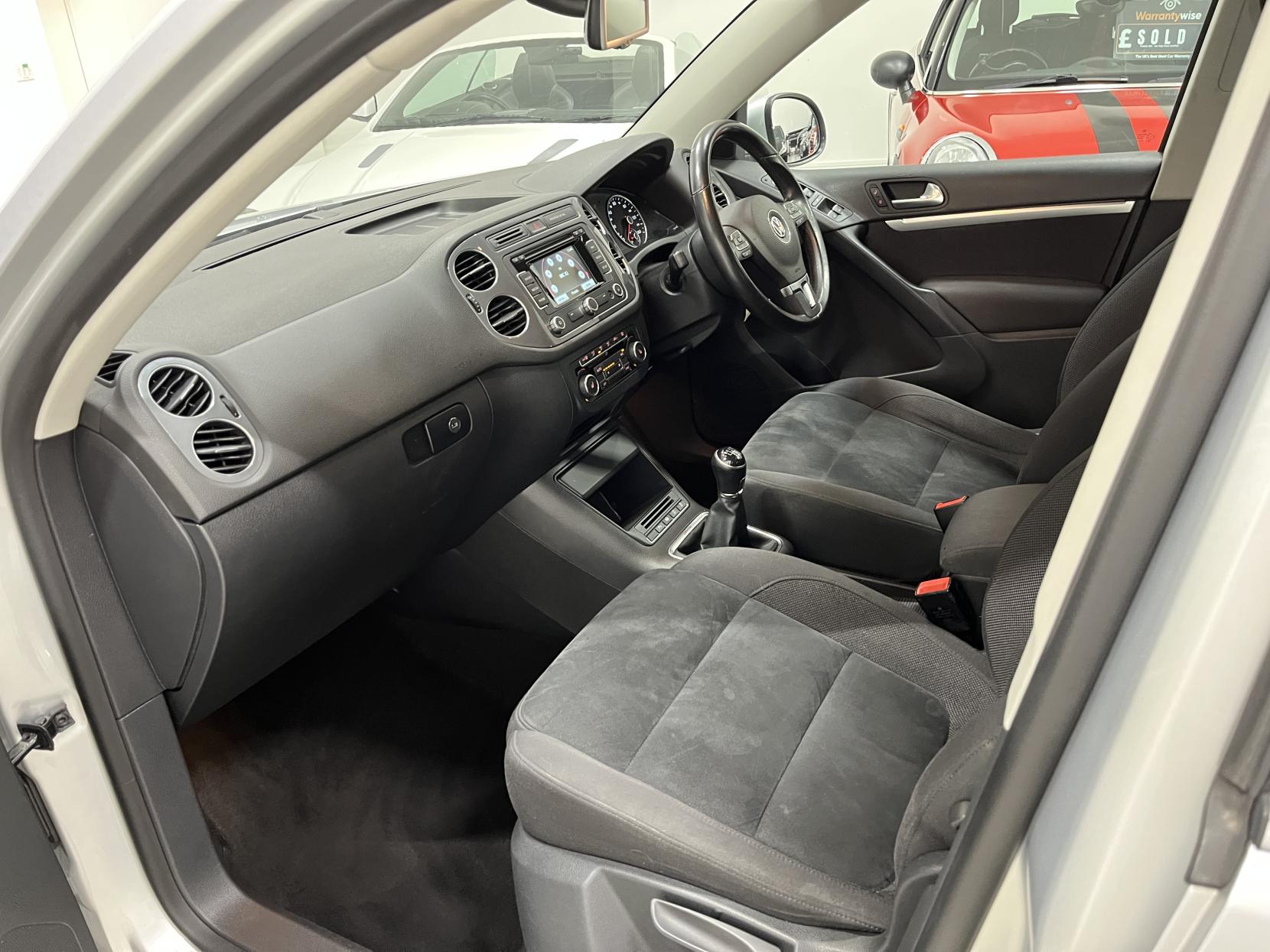 Volkswagen Tiguan 2.0 TDI BlueMotion Tech Match SUV 5dr Diesel Manual 4WD Euro 5 (s/s) (140 ps)