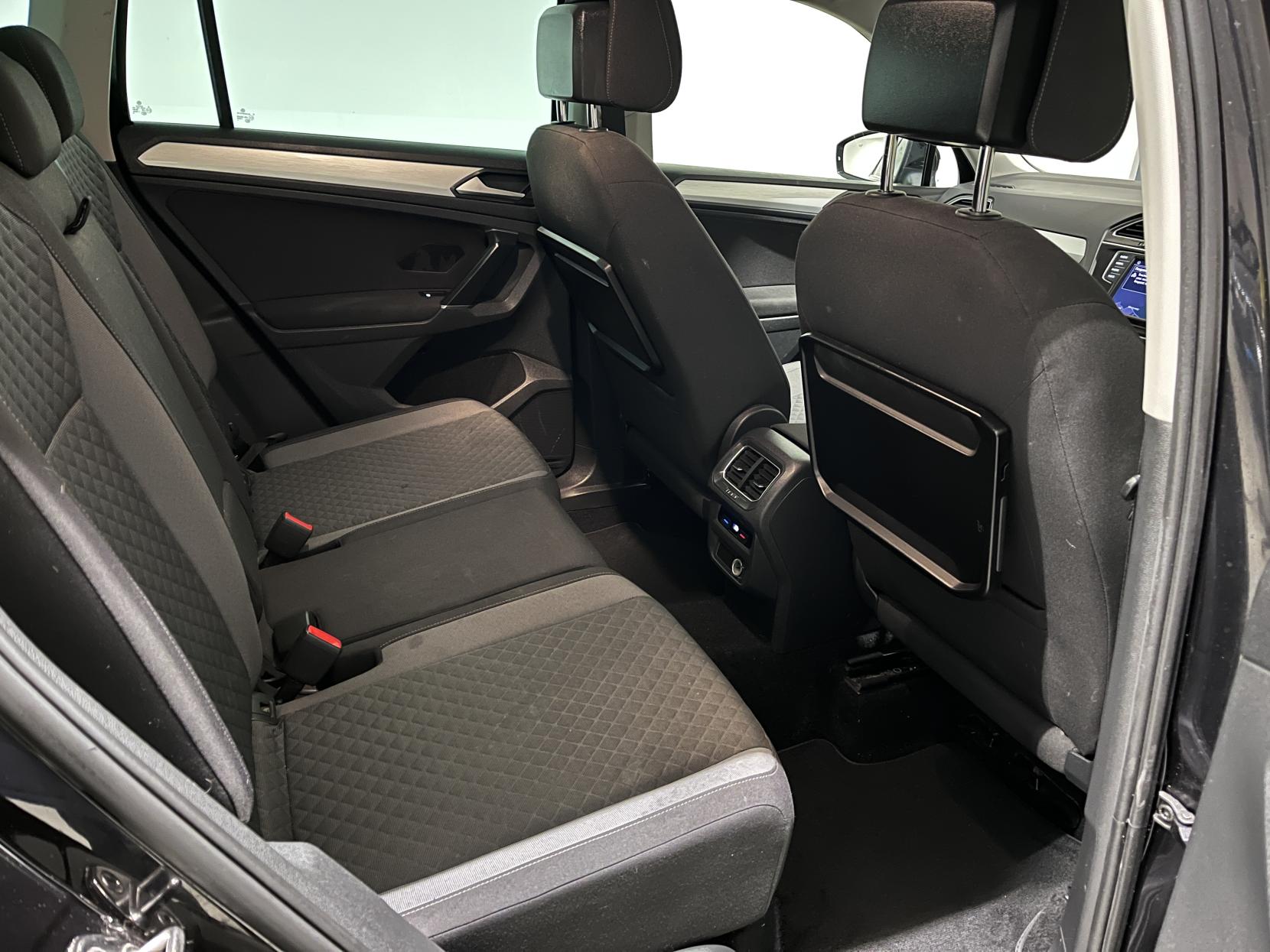 Volkswagen Tiguan 2.0 TDI BlueMotion Tech SE Navigation SUV 5dr Diesel Manual Euro 6 (s/s) (150 ps)