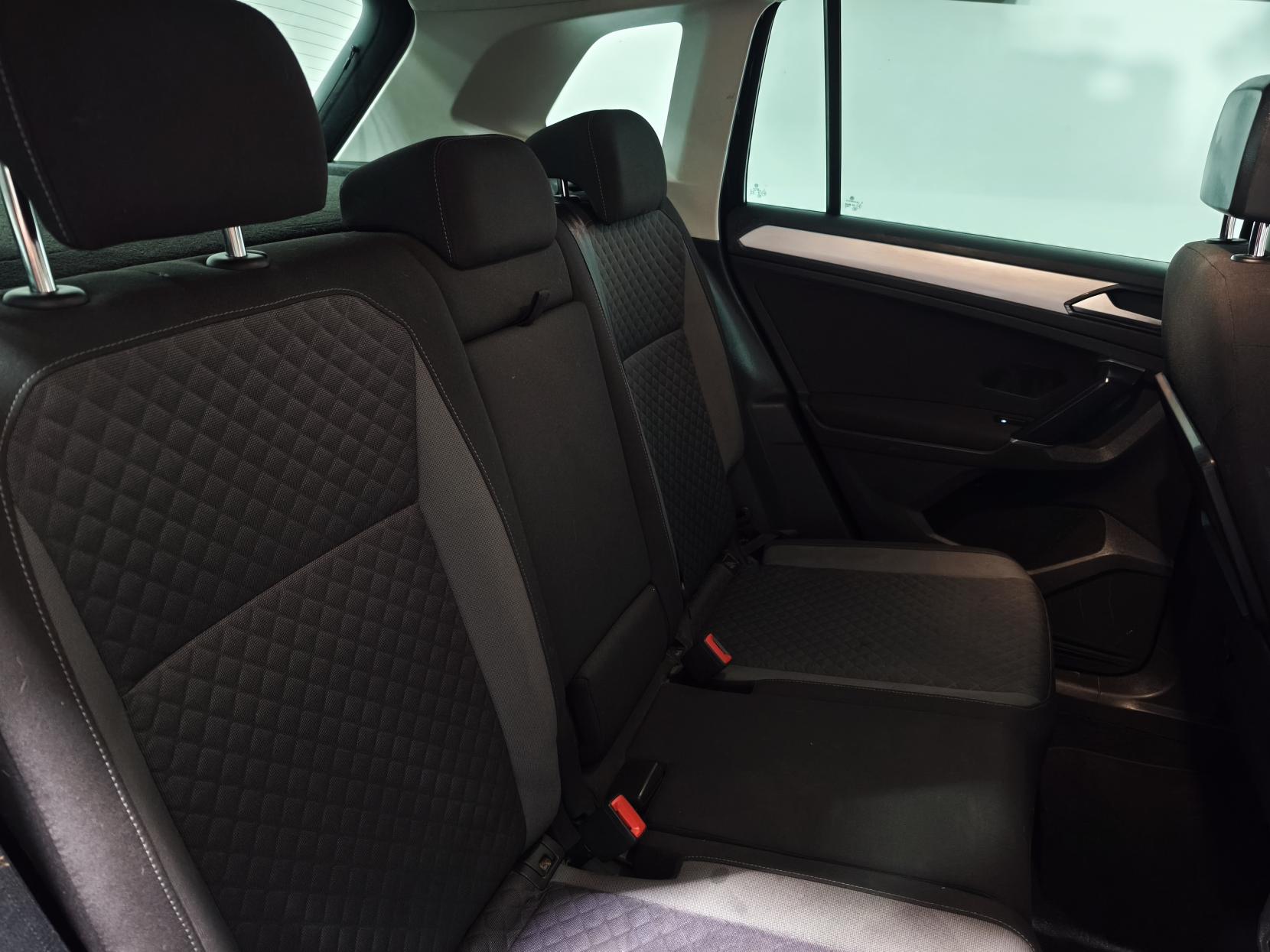 Volkswagen Tiguan 2.0 TDI BlueMotion Tech SE Navigation SUV 5dr Diesel Manual Euro 6 (s/s) (150 ps)