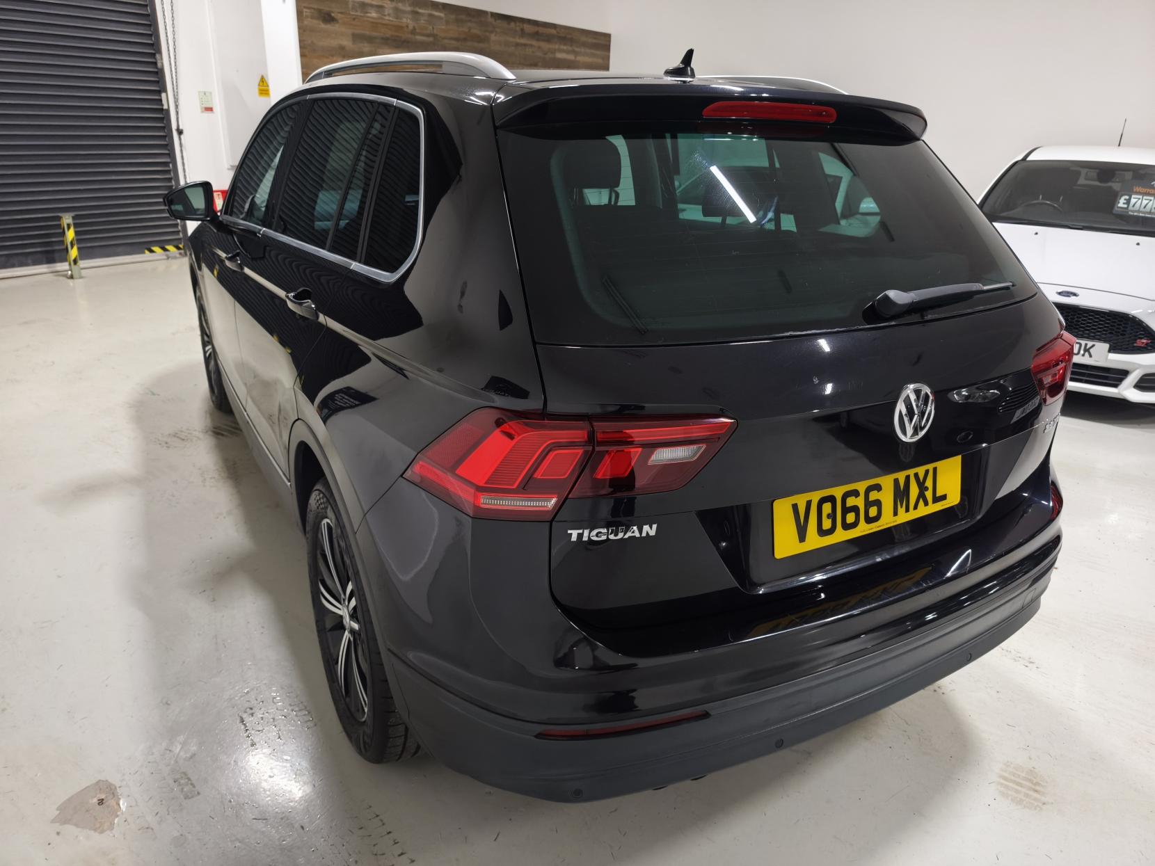 Volkswagen Tiguan 2.0 TDI BlueMotion Tech SE Navigation SUV 5dr Diesel Manual Euro 6 (s/s) (150 ps)