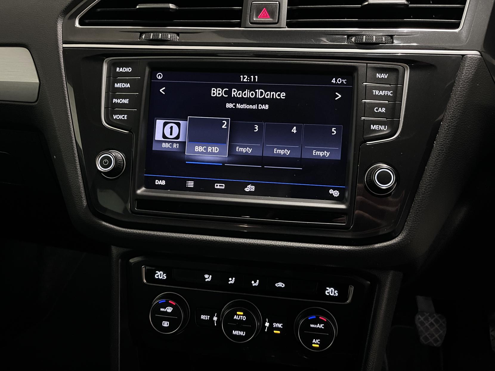 Volkswagen Tiguan 2.0 TDI BlueMotion Tech SE Navigation SUV 5dr Diesel Manual Euro 6 (s/s) (150 ps)