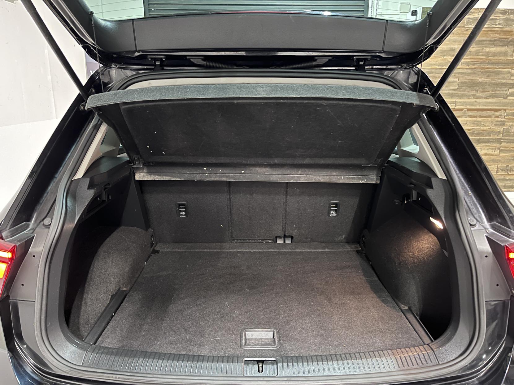 Volkswagen Tiguan 2.0 TDI BlueMotion Tech SE Navigation SUV 5dr Diesel Manual Euro 6 (s/s) (150 ps)