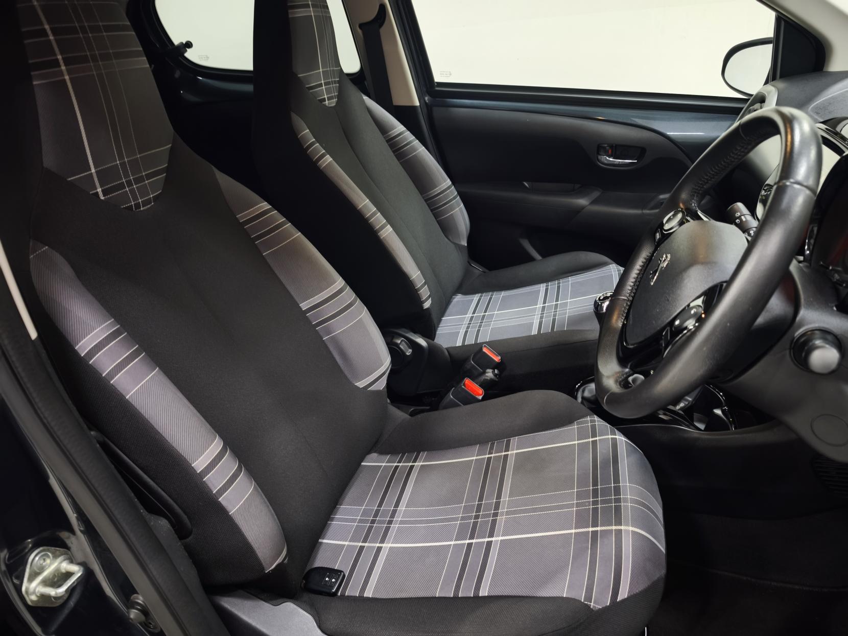 Peugeot 108 1.2 PureTech Allure Hatchback 5dr Petrol Manual Euro 6 (82 ps)