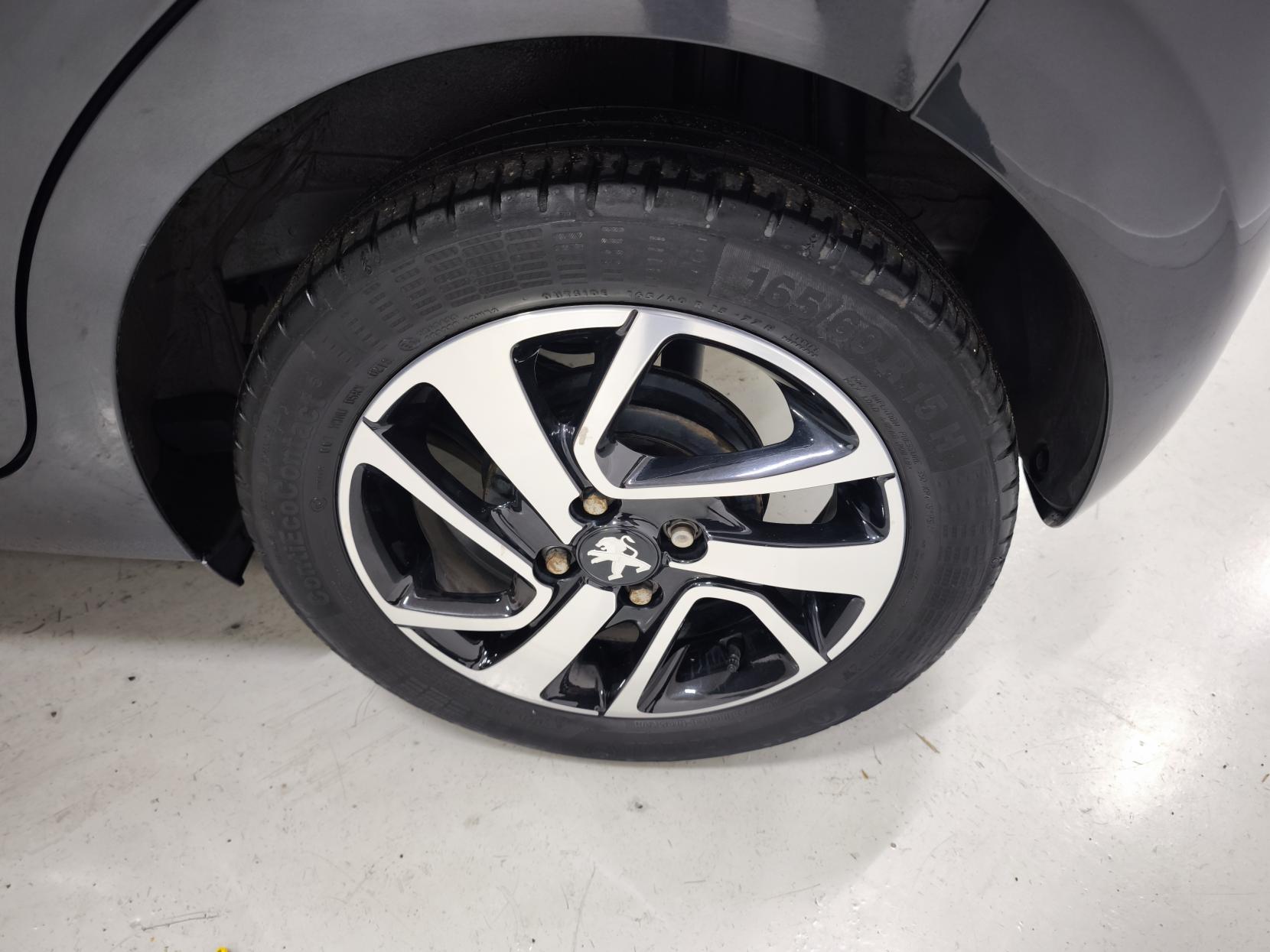 Peugeot 108 1.2 PureTech Allure Hatchback 5dr Petrol Manual Euro 6 (82 ps)