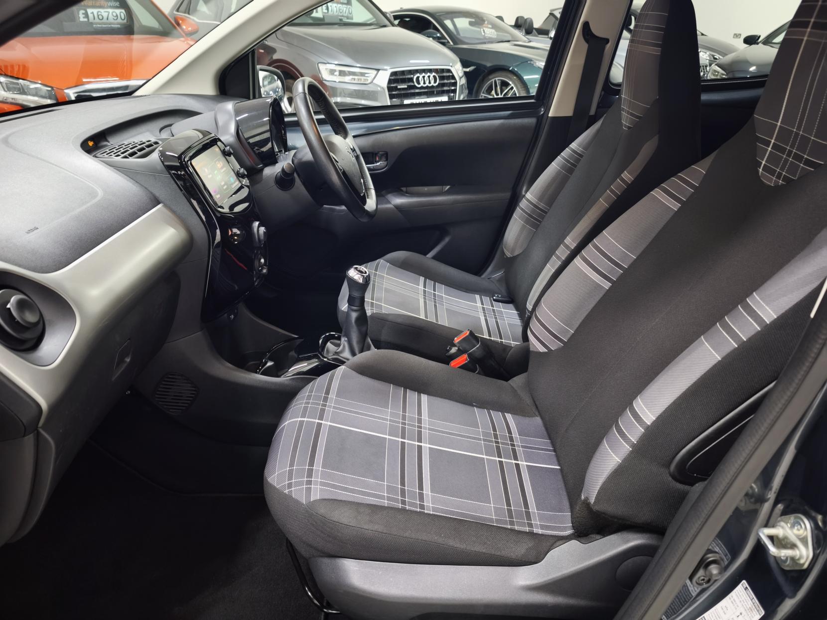 Peugeot 108 1.2 PureTech Allure Hatchback 5dr Petrol Manual Euro 6 (82 ps)