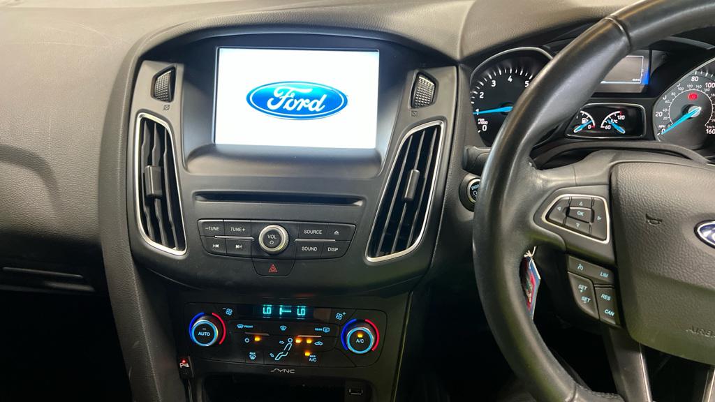 Ford Focus 1.0T EcoBoost Titanium Hatchback 5dr Petrol Manual Euro 6 (s/s) (125 ps)