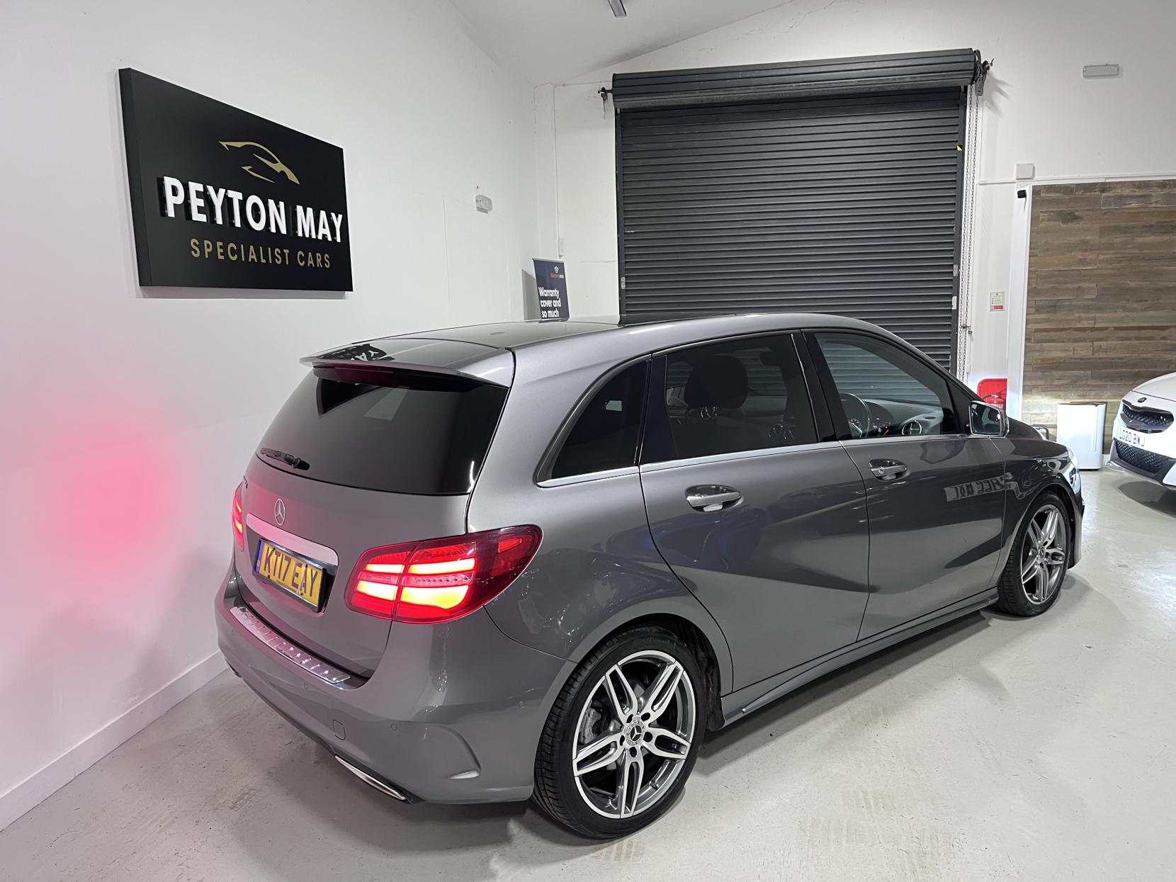 Mercedes-Benz B Class 2.1 B200d AMG Line (Premium Plus) MPV 5dr Diesel 7G-DCT Euro 6 (s/s) (136 ps)