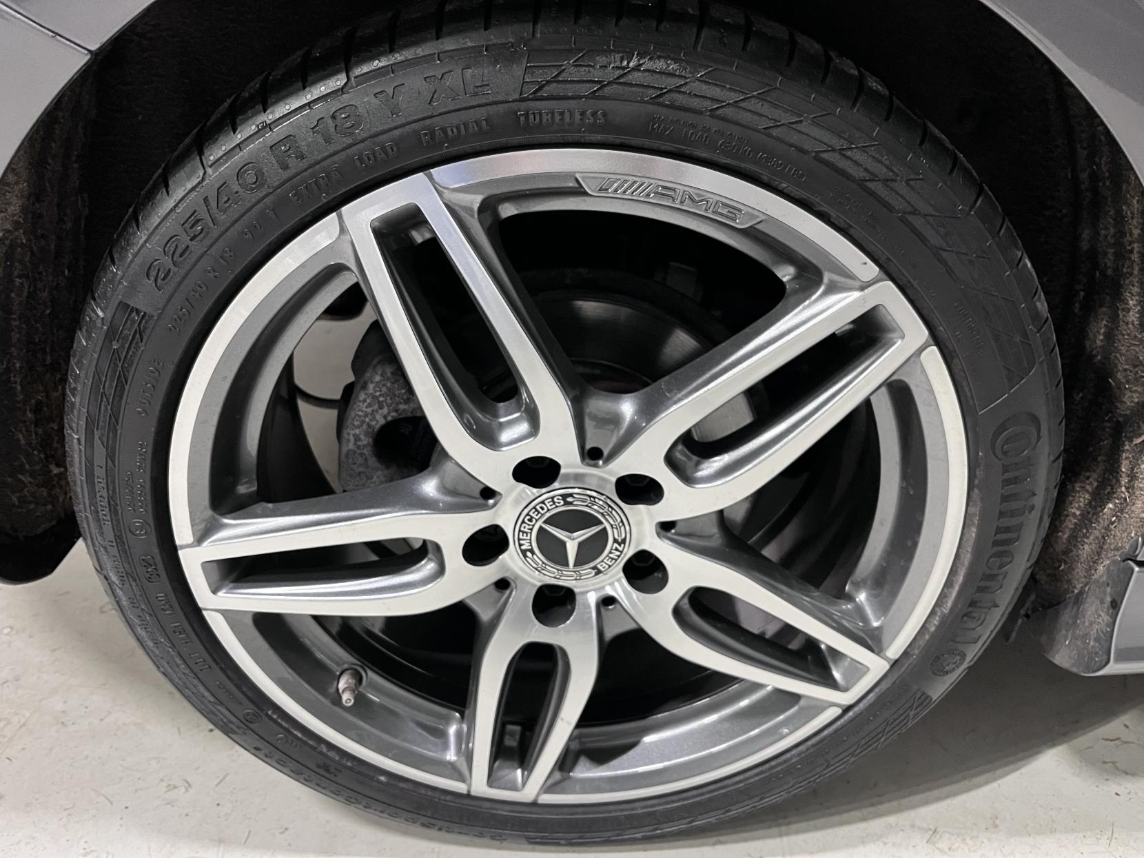 Mercedes-Benz B Class 2.1 B200d AMG Line (Premium Plus) MPV 5dr Diesel 7G-DCT Euro 6 (s/s) (136 ps)