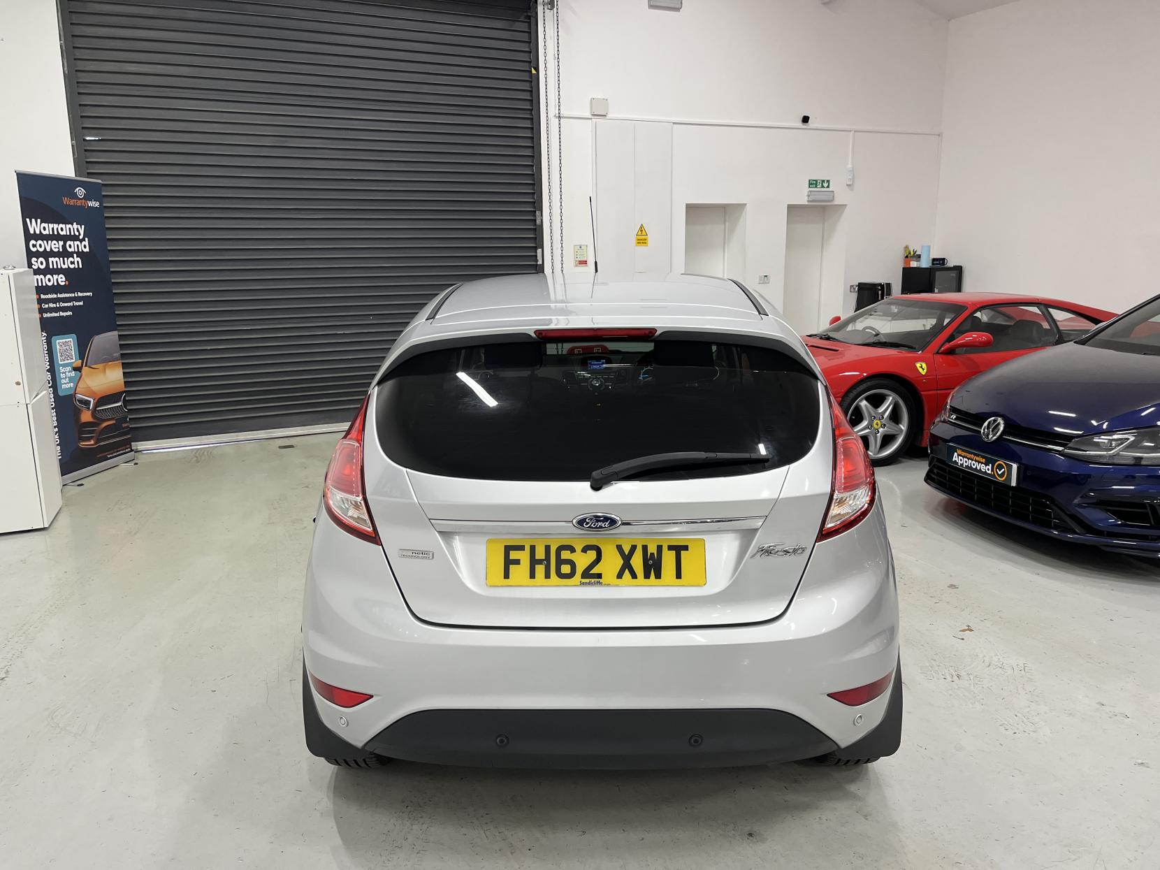 Ford Fiesta 1.6 Titanium Hatchback 5dr Petrol Powershift Euro 5 (105 ps)