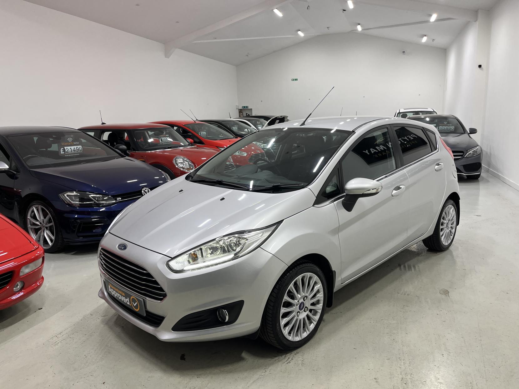 Ford Fiesta 1.6 Titanium Hatchback 5dr Petrol Powershift Euro 5 (105 ps)