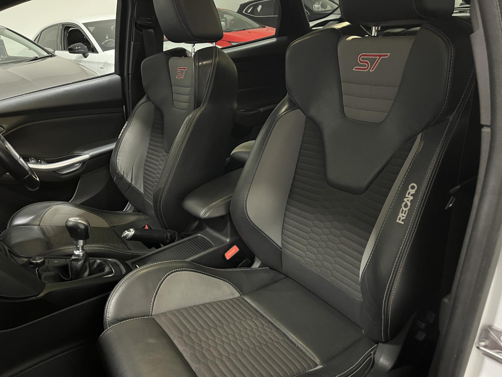 Ford Focus 2.0T EcoBoost ST-2 Hatchback 5dr Petrol Manual Euro 6 (s/s) (250 ps)