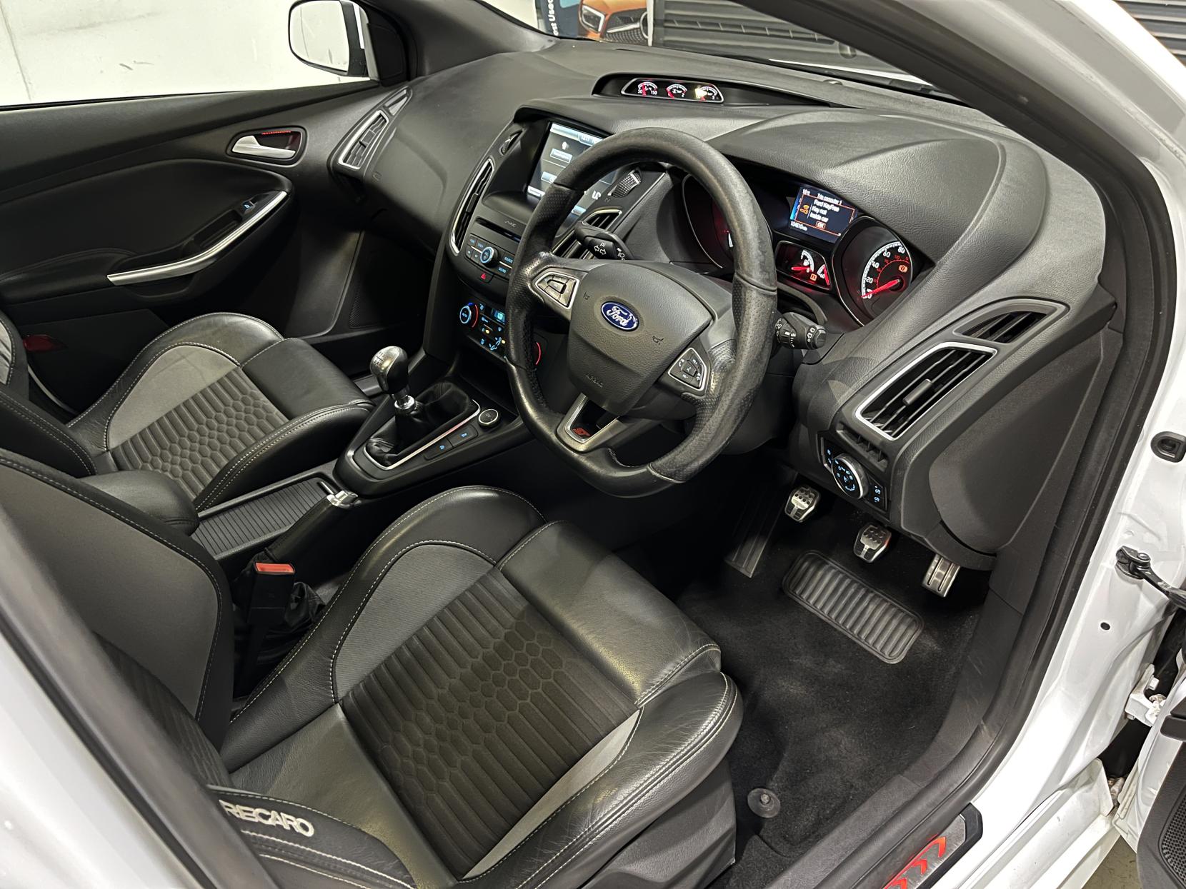 Ford Focus 2.0T EcoBoost ST-2 Hatchback 5dr Petrol Manual Euro 6 (s/s) (250 ps)