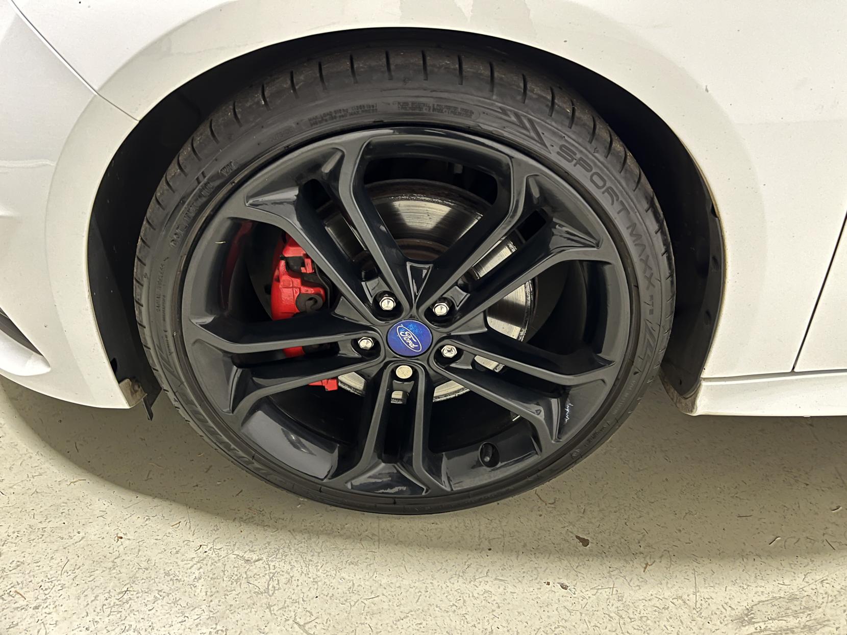 Ford Focus 2.0T EcoBoost ST-2 Hatchback 5dr Petrol Manual Euro 6 (s/s) (250 ps)