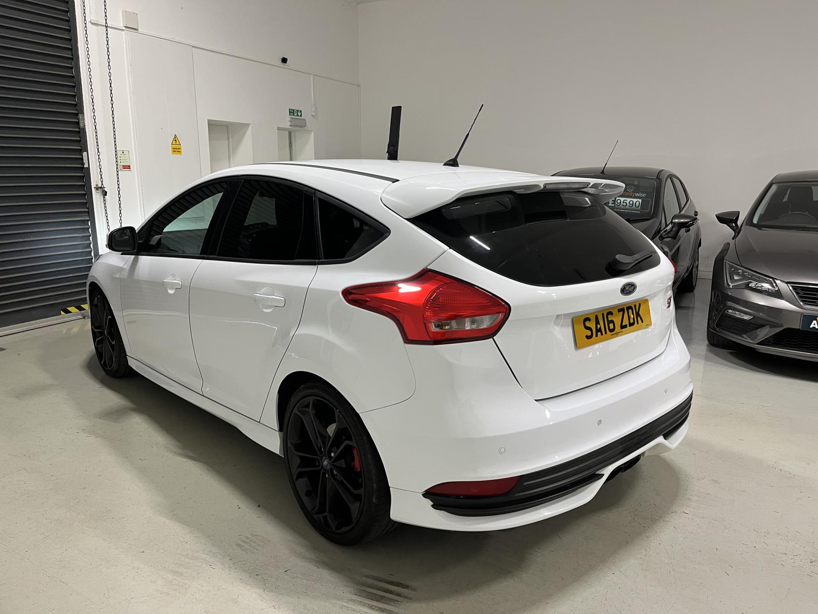 Ford Focus 2.0T EcoBoost ST-2 Hatchback 5dr Petrol Manual Euro 6 (s/s) (250 ps)