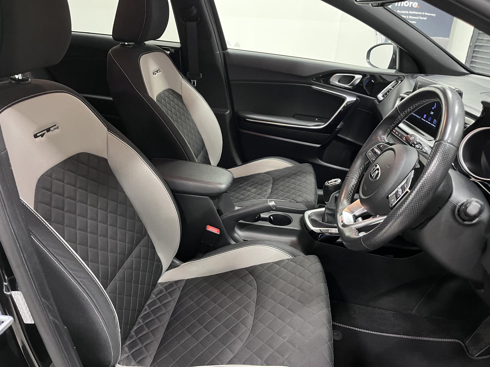 Kia Ceed 1.6 CRDi GT-Line Hatchback 5dr Diesel Manual Euro 6 (s/s) (134 bhp)