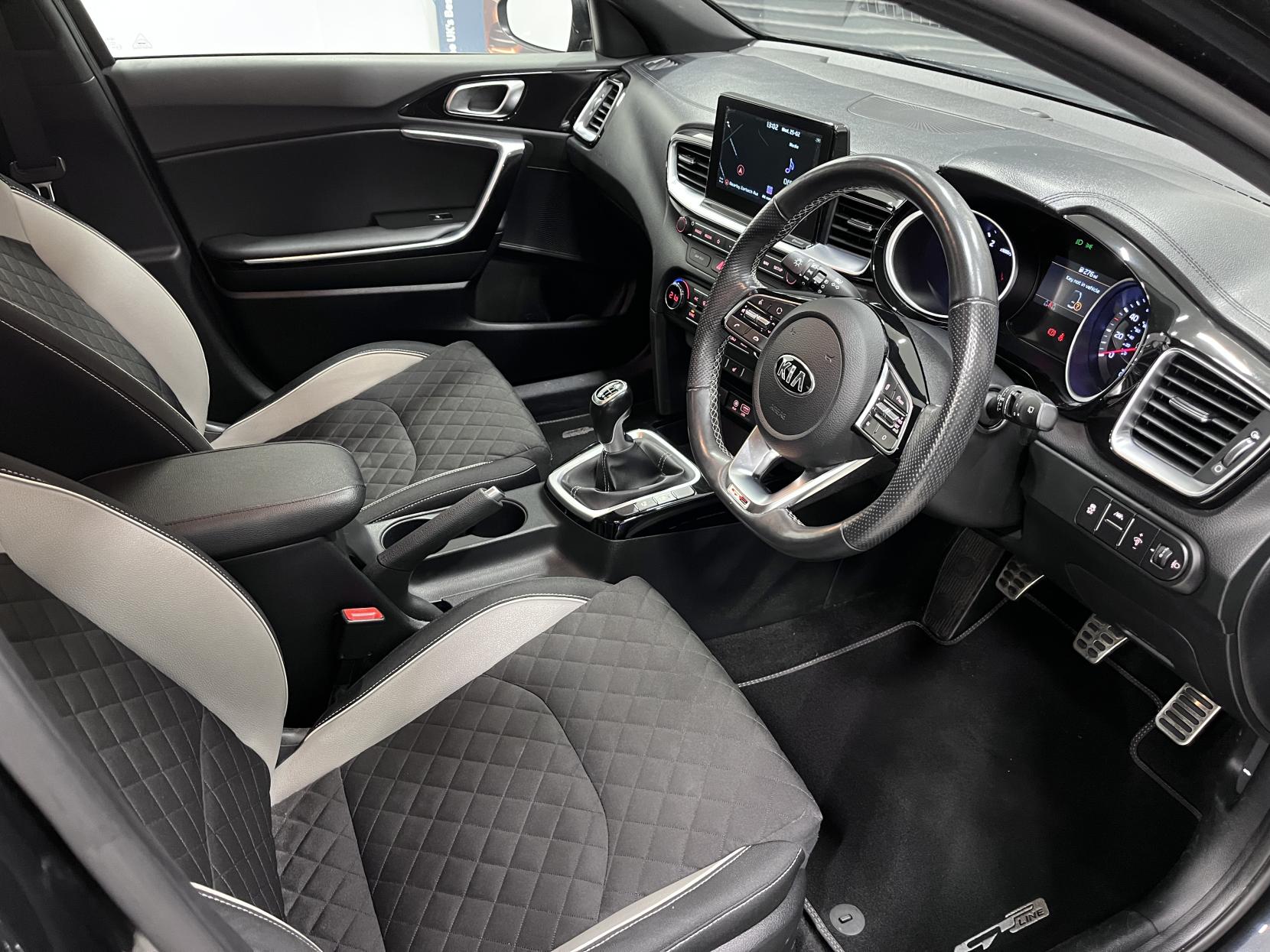 Kia Ceed 1.6 CRDi GT-Line Hatchback 5dr Diesel Manual Euro 6 (s/s) (134 bhp)