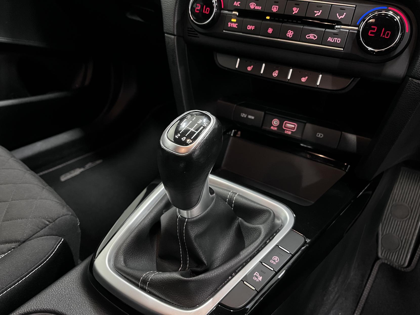 Kia Ceed 1.6 CRDi GT-Line Hatchback 5dr Diesel Manual Euro 6 (s/s) (134 bhp)