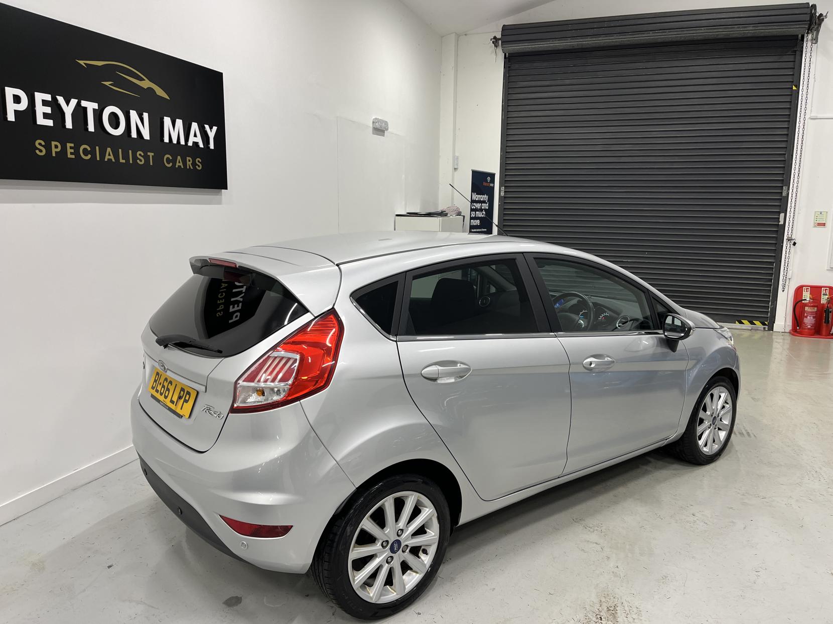 Ford Fiesta 1.0T EcoBoost Titanium Hatchback 5dr Petrol Powershift Euro 6 (100 ps)